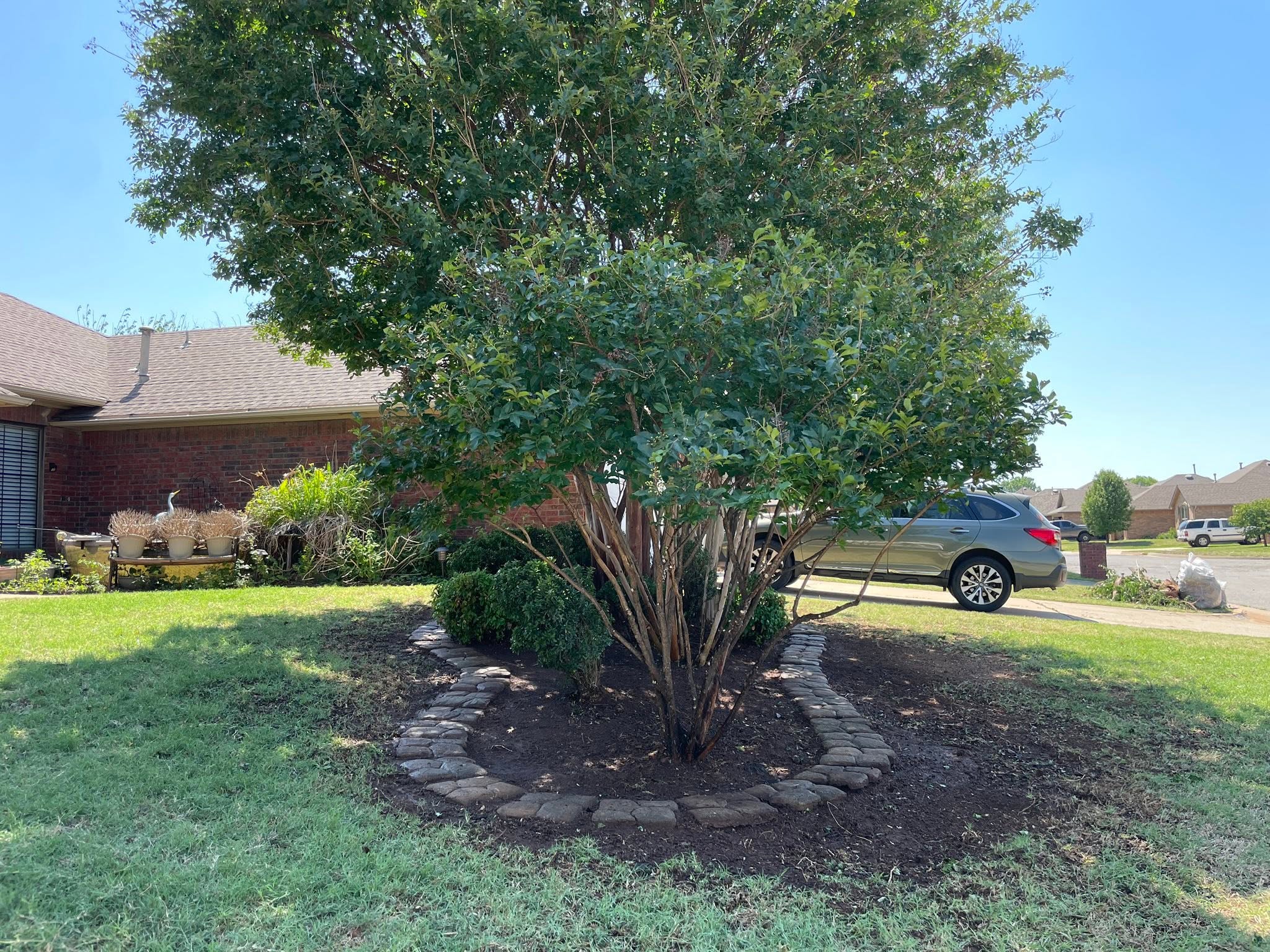 TrueCut LawnCare maintained residential yard in the OKC metro